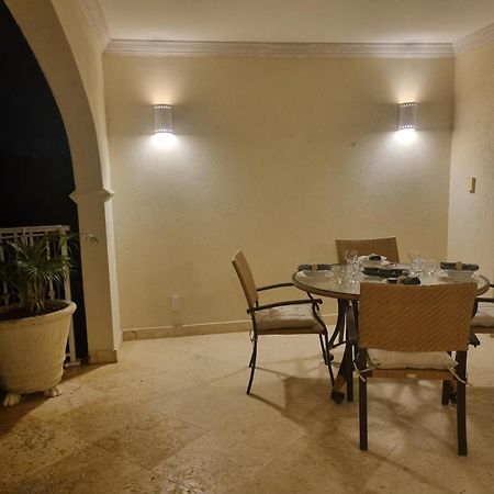 Royal Apartments 1 Bedroom Apartment Sea Views Saint James Exterior photo